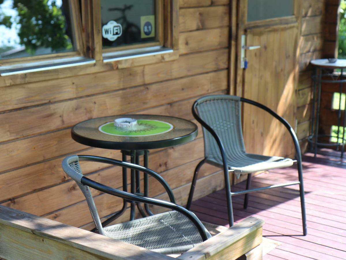 Cozy Summer House With Free Parking Near City Center & Beach 쿠레사아레 외부 사진