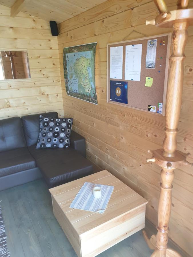 Cozy Summer House With Free Parking Near City Center & Beach 쿠레사아레 외부 사진