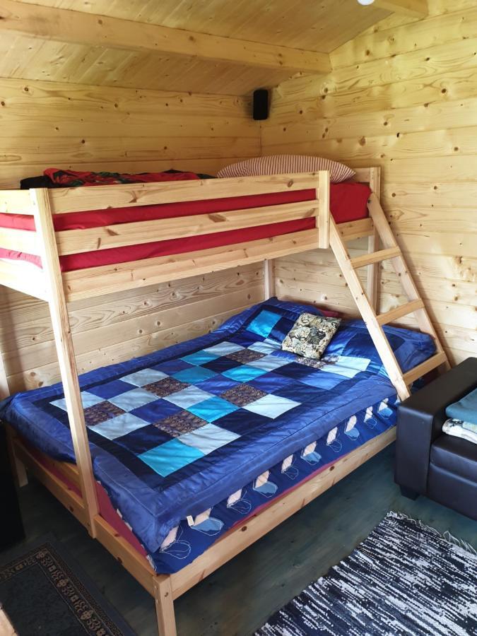 Cozy Summer House With Free Parking Near City Center & Beach 쿠레사아레 외부 사진